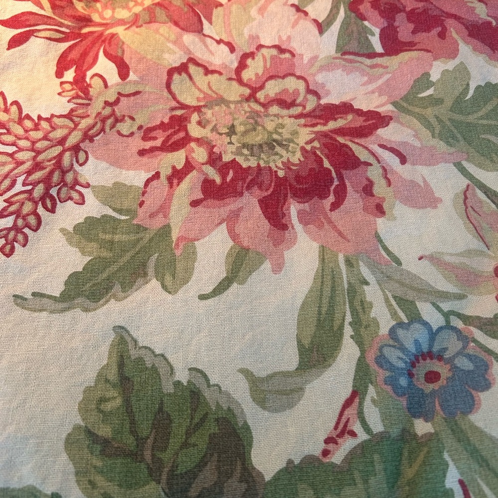 Beautiful Pottery Barn Linen/Cotton Square Tablecloth